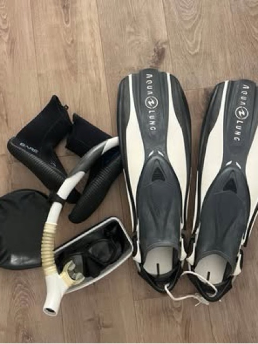 Aqualung Scuba Fins + scuba gear set